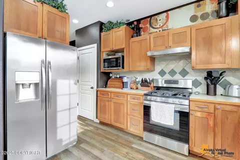 Kitchen - 21940 Judd Cir, Chugiak, AK 99567 photo 5 of 5