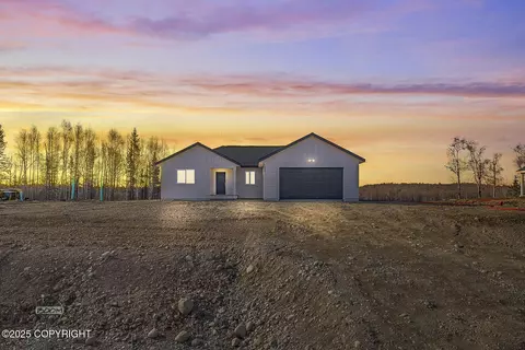 2468 W Longview Cir, Wasilla, AK 99623