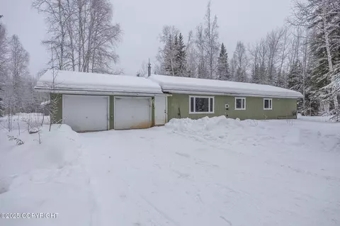 3084 Lupine Ct, North Pole, AK 99705