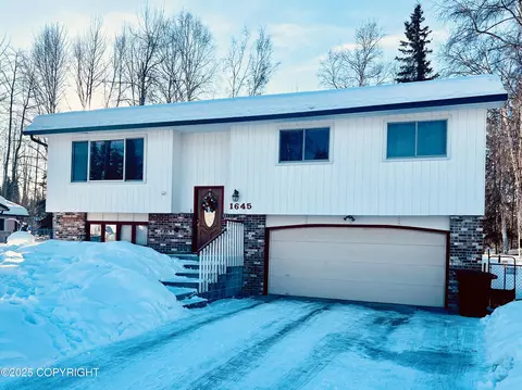 1645 Madison Dr, Fairbanks, AK 99709