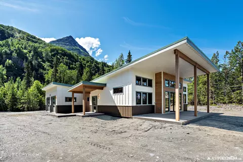 18593 E Knik River Rd, Palmer, AK 99645