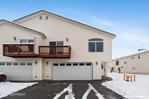 983 Oakridge Dr, Anchorage, AK 99518
