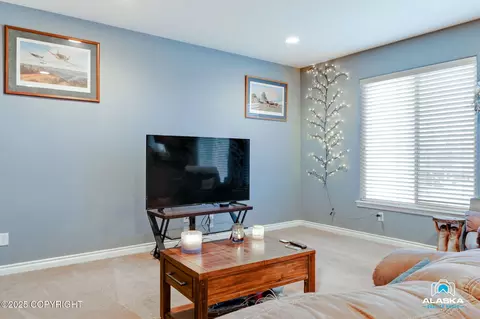 13189 Kuphaldt Dr, Eagle River, AK 99577 photo 17