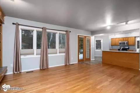 Living - 19961 War Admiral Dr, Eagle River, AK 99577 photo 7 of 12
