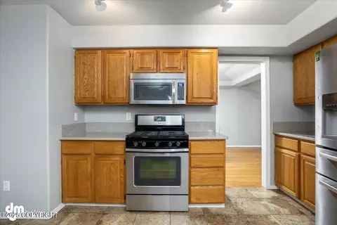 Kitchen - 19961 War Admiral Dr, Eagle River, AK 99577 photo 7 of 9