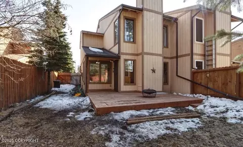 2220 Jennison Cir, Anchorage, AK 99508