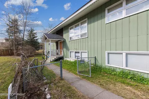 2752 W 42nd Ave # 4, Anchorage, AK 99517
