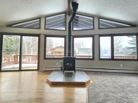 Living - 910 Lighthouse Ct, Anchorage, AK 99515 photo 4 of 4