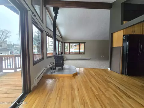 Living - 910 Lighthouse Ct, Anchorage, AK 99515 photo 3 of 4