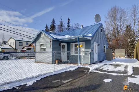 2005 W 32nd Ave, Anchorage, AK 99517