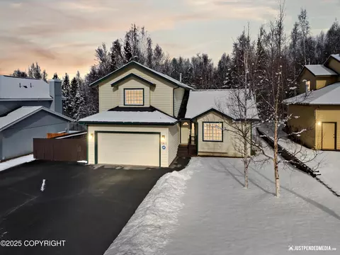 7811 Wildbrook Ct, Anchorage, AK 99504