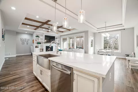 Kitchen - 9991 E Ortner Loop, Palmer, AK 99645 photo 4 of 7