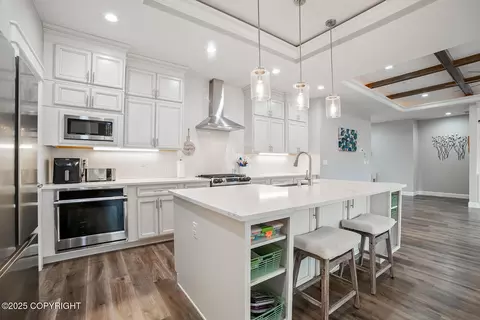 Kitchen - 9991 E Ortner Loop, Palmer, AK 99645 photo 2 of 7