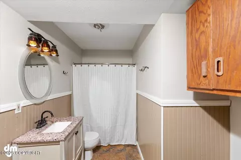 Bath - 2140 Colony Loop, Anchorage, AK 99507 photo 4 of 5