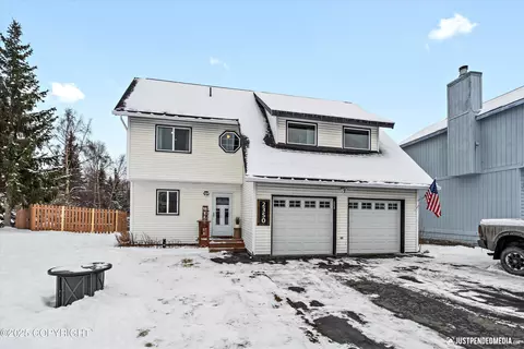 2350 Yorktown Cir, Anchorage, AK 99507