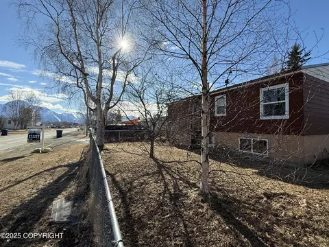 416 S Bailey St, Palmer, AK 99645