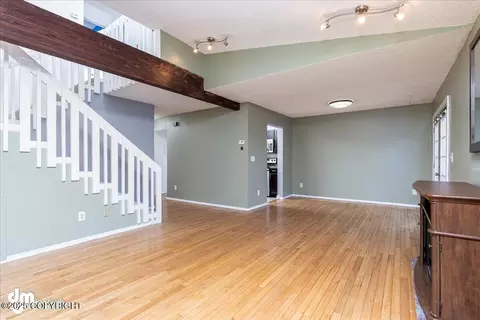 Living - 5501 E 34th Ave, Anchorage, AK 99504 photo 3 of 5