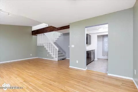 Living - 5501 E 34th Ave, Anchorage, AK 99504 photo 4 of 5