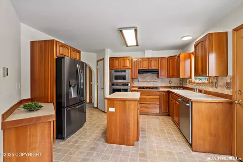 Kitchen - 21427 River Park Dr, Eagle River, AK 99577 photo 1 of 4