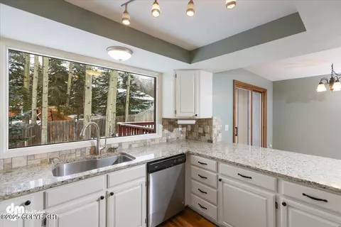 Kitchen - 9645 Etolin Cir, Eagle River, AK 99577 photo 3 of 3