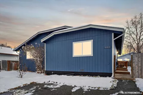 10113 Goose Berry Pl, Anchorage, AK 99515