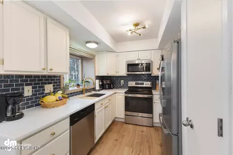 Kitchen - 18317 N Parkview Terrace Loop, Eagle River, AK 99577 photo 1 of 3