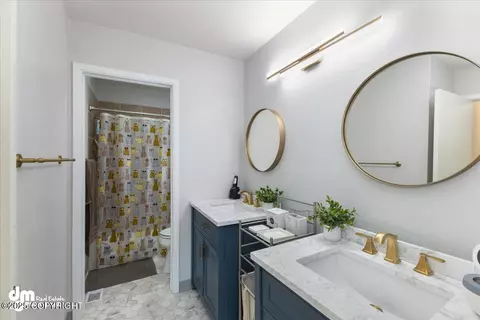 Bath - 18317 N Parkview Terrace Loop, Eagle River, AK 99577 photo 2 of 3