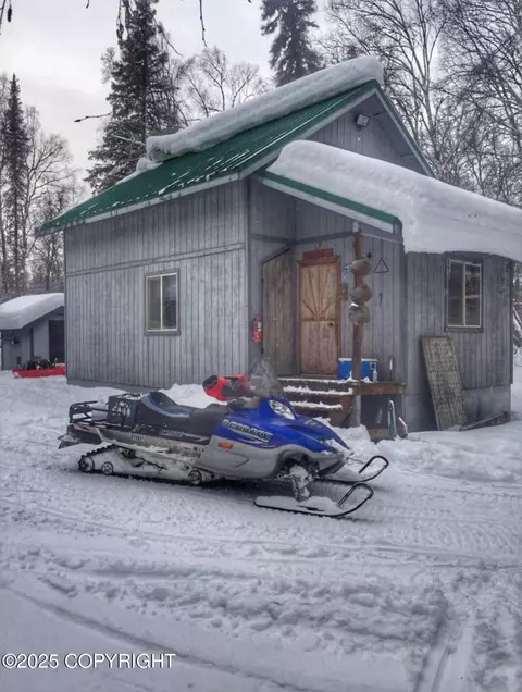 L6 B2 No Road, Skwentna, AK 99667