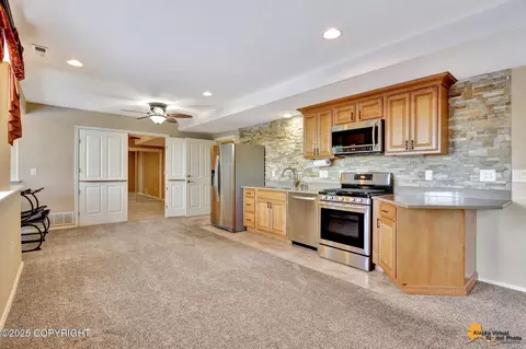 Kitchen - 17023 Yellowstone Dr, Eagle River, AK 99577 photo 8 of 9