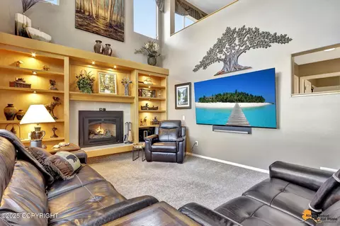 Living - 17023 Yellowstone Dr, Eagle River, AK 99577 photo 5 of 7