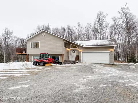 8011 N Highlander Loop, Wasilla, AK 99654
