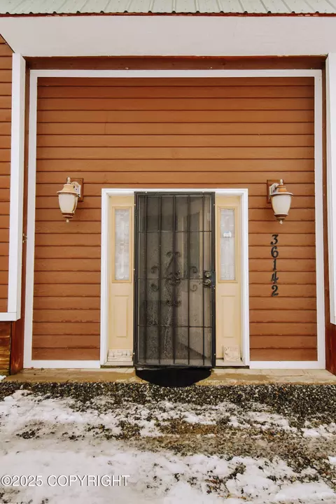 36142 Pine St, Soldotna, AK 99669