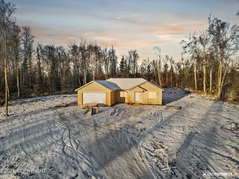 8004 W Aurora Heights Loop, Wasilla, AK 99654
