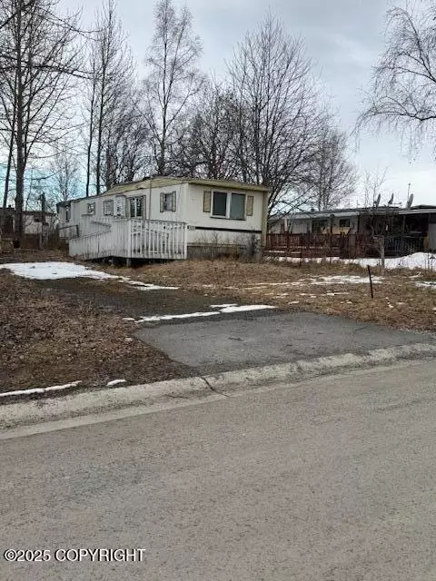1235 Contrary Ct, Anchorage, AK 99515