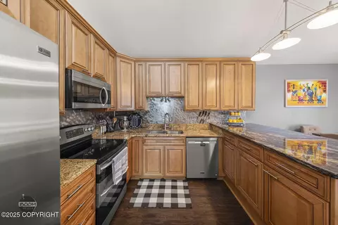 Kitchen - 19150 Sarichef Loop, Eagle River, AK 99577 photo 4 of 6