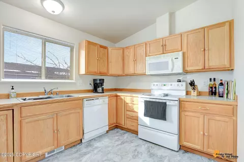 Kitchen - 9231 Aphrodite Dr, Anchorage, AK 99515 photo 4 of 4