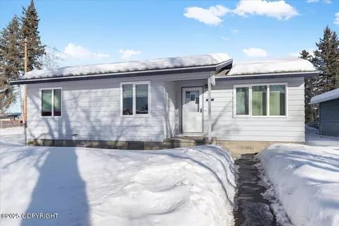 2 Craig Ave, Fairbanks, AK 99701