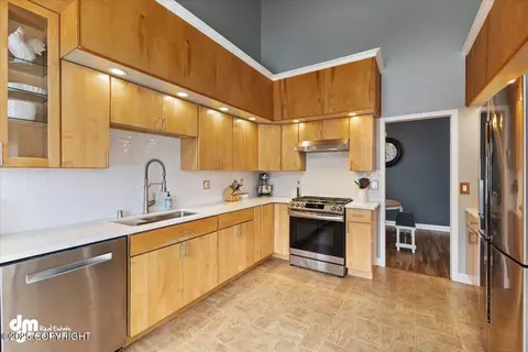 Kitchen - 18823 Sarichef Loop, Eagle River, AK 99577 photo 3 of 4