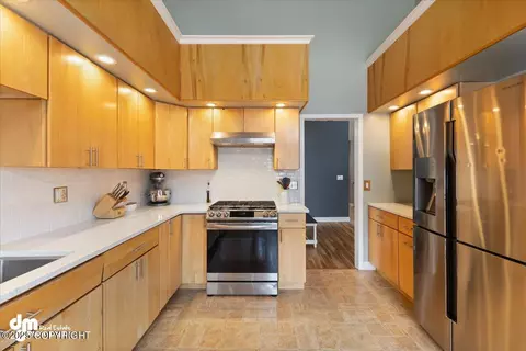 Kitchen - 18823 Sarichef Loop, Eagle River, AK 99577 photo 4 of 4