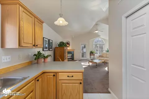 19635 Highland Ridge Dr, Eagle River, AK 99577 photo 10