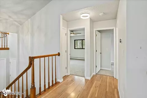 Entry Way - 10535 Crest View Ln, Eagle River, AK 99577 photo 3 of 5
