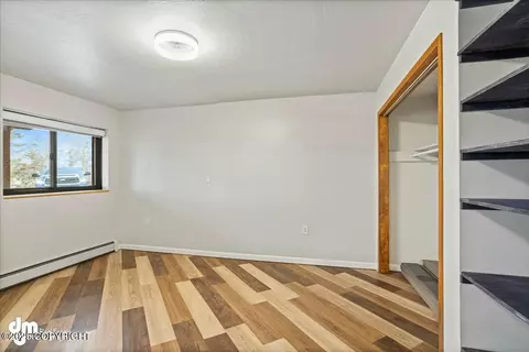 Bedroom - 10535 Crest View Ln, Eagle River, AK 99577 photo 2 of 4