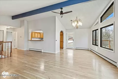 Living - 10535 Crest View Ln, Eagle River, AK 99577 photo 2 of 6