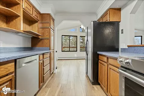 Kitchen - 10535 Crest View Ln, Eagle River, AK 99577 photo 3 of 3
