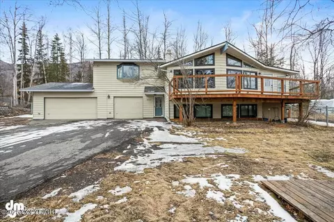 10535 Crest View Ln, Eagle River, AK 99577