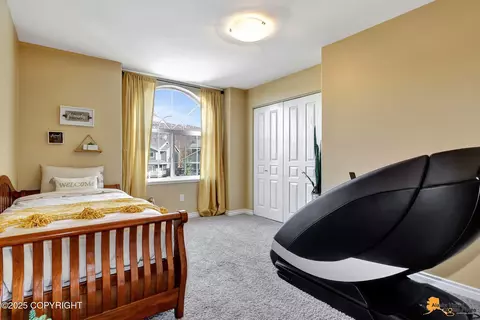 Bedroom - 13048 Ezi View Cir, Eagle River, AK 99577 photo 3 of 5