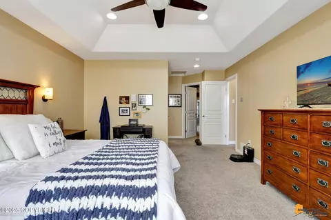 Bedroom - 13048 Ezi View Cir, Eagle River, AK 99577 photo 2 of 5