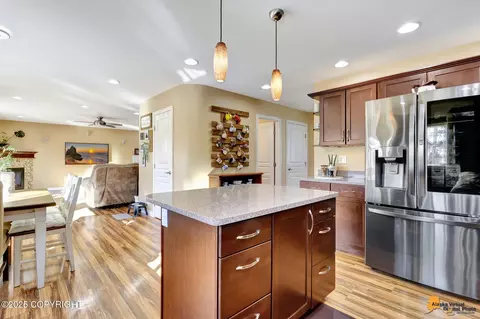 Kitchen - 13048 Ezi View Cir, Eagle River, AK 99577 photo 6 of 8