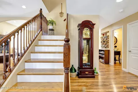 Entry Way - 13048 Ezi View Cir, Eagle River, AK 99577 photo 3 of 6