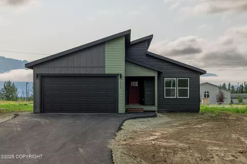 2584 N Midland Ave, Palmer, AK 99645